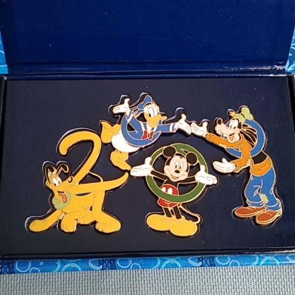 Disney Jewelry - DISNEY 2000 CELEBRATE THE FUTURE HAND IN HAND PINS